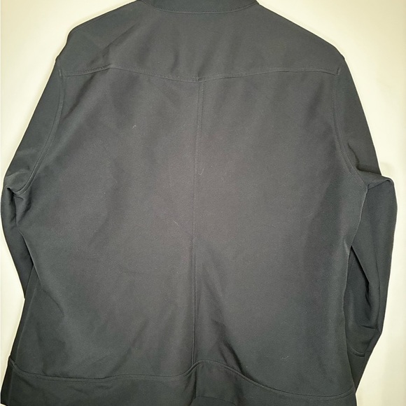 Ariat Size XL Black Jacket Zip Up w/Zebra Print
Micro Fleece Lining Soft Shell - Picture 3 of 14